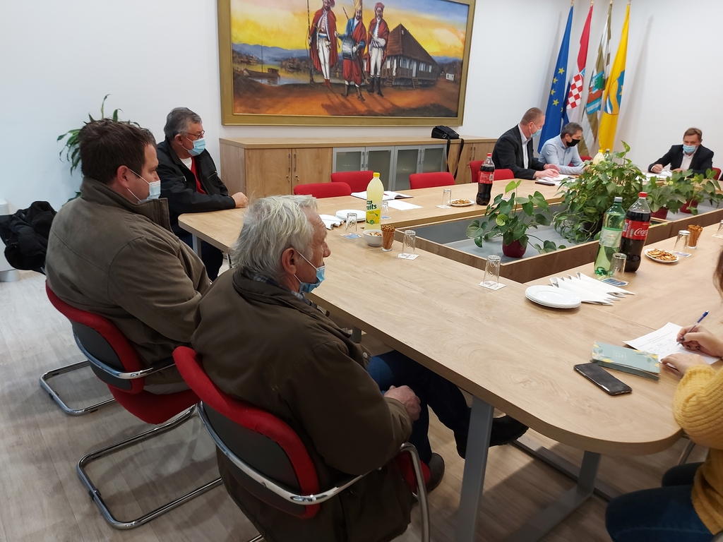 Predstavnici Vukovarsko - srijemske županije susreli su se s načelnikom Općine Josipom Krnić i njegovim suradnicima