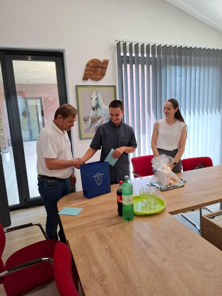 Vrijedne nagrade učenicima Osnovne škole "Mijat Stojanović"