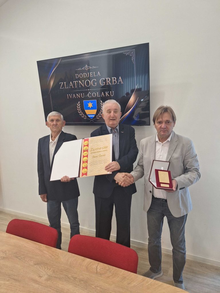 Svečano uručenje Zlatnog grba Općine Babina Greda gosp. Ivanu Čolaku